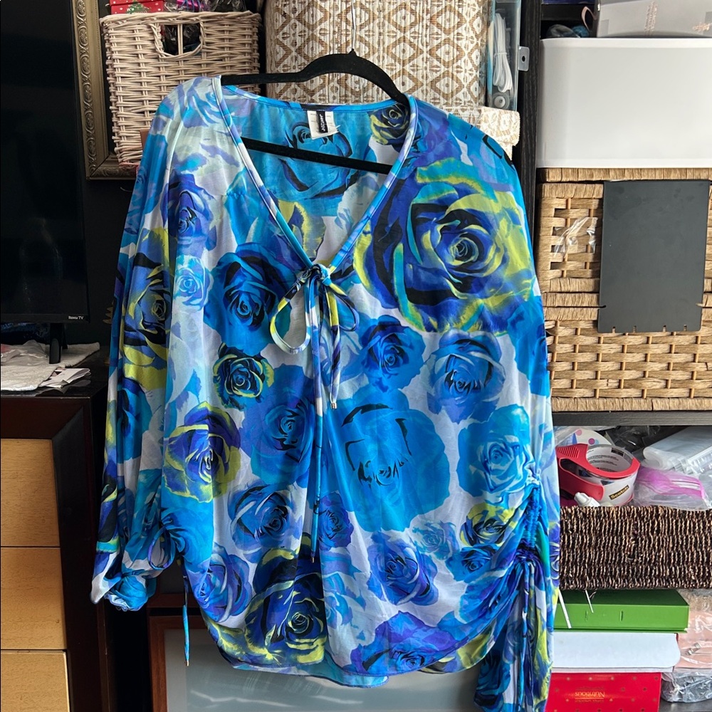 Jantzen Blue and Green Floral Blousesize s/m oversized nwot